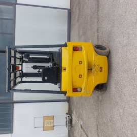 2-carrello elevatore marca om